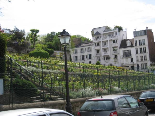 Quiet Apartment Hill Of Montmartre Paris Exterior photo